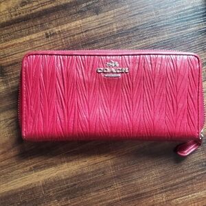 Vintage Coach Gathered Leather Accordion Zip Up Long Wallet Soft Red Color H1473